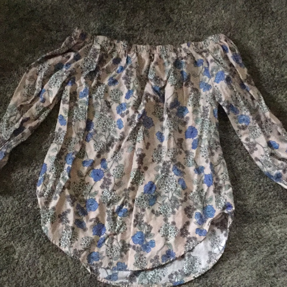 Off the shoulder high low top